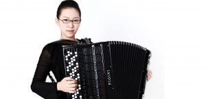 Tian Jianan with accordion